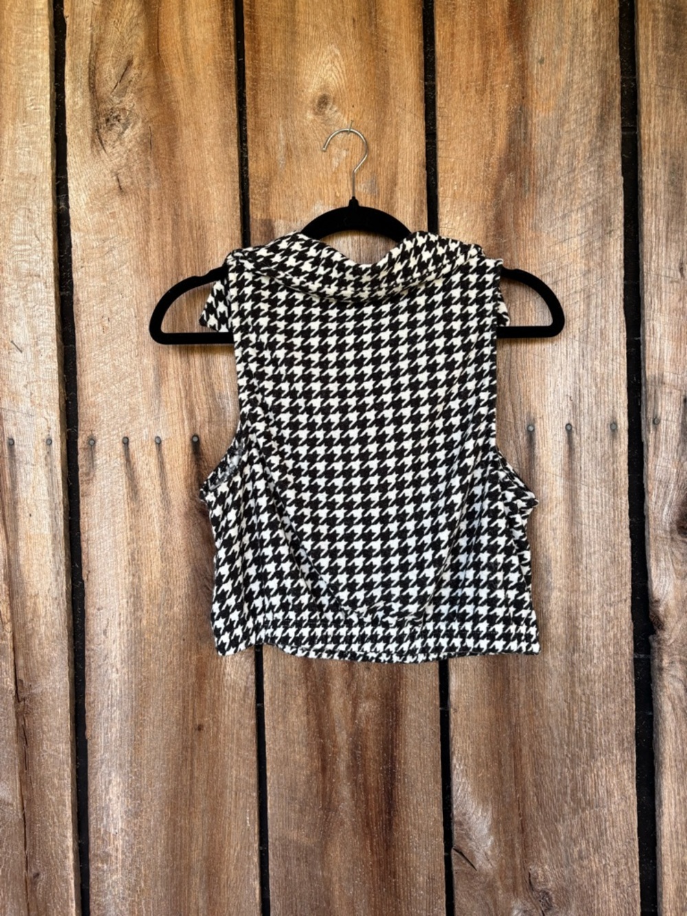 SO Sleeveless Houndstooth Top Size Large Black White Mock Neck Crop Tank Stretch - Picture 3 of 7
